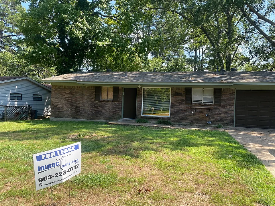 22 Wisteria Dr