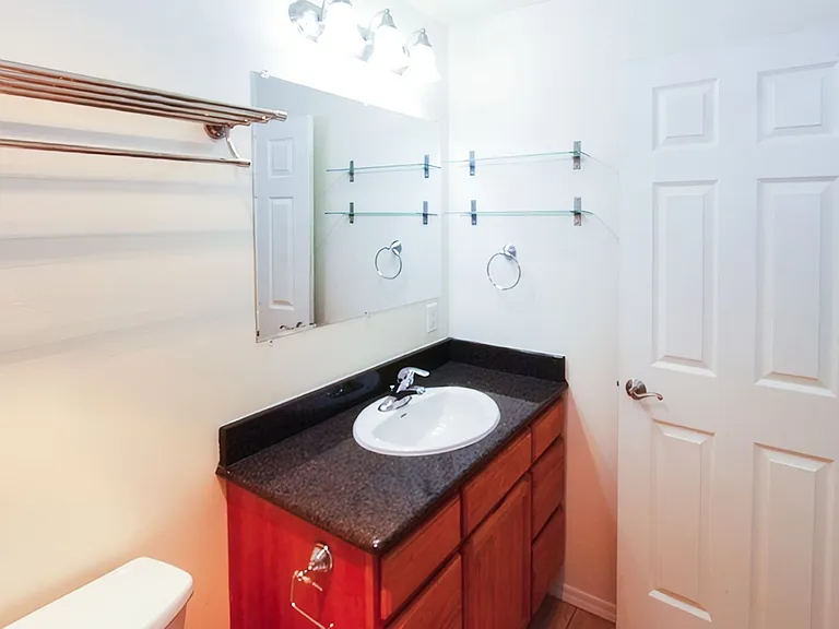 Barrett Square Apartments: Your Ideal Urban Home — Photo 10