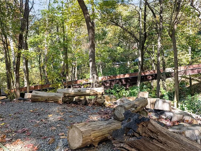 515 Claire Dr NE — Photo 82