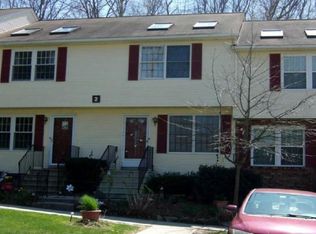 2 Countryside Ln, Middletown, CT 06457