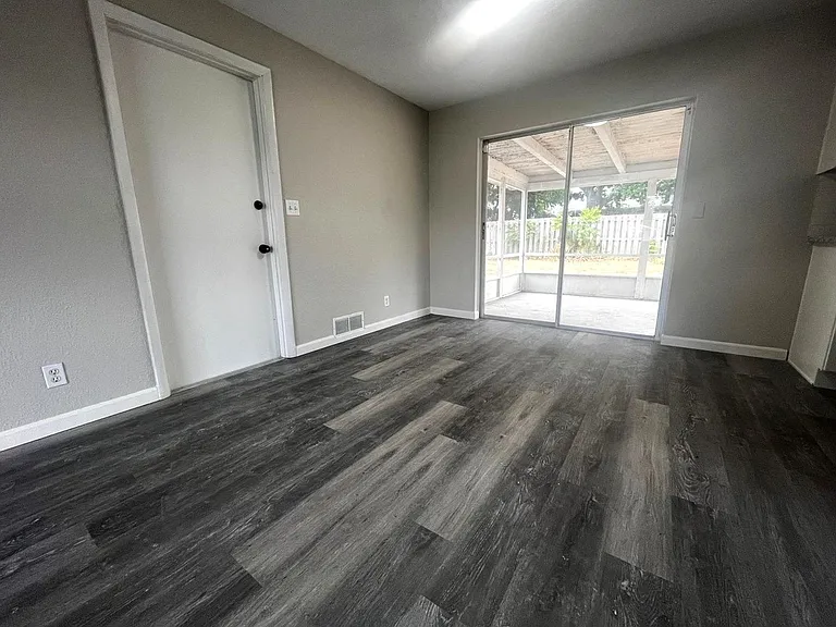 1409 Cadillac Dr — Photo 8
