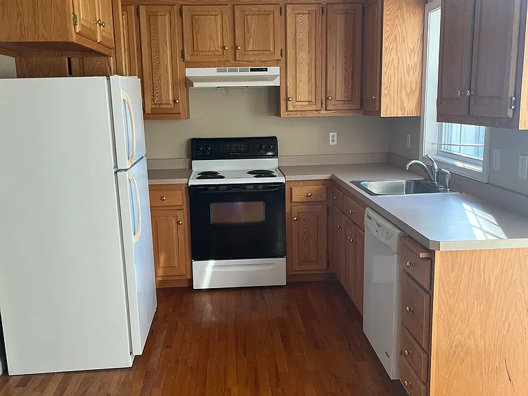 24 Central Ave — Photo 7