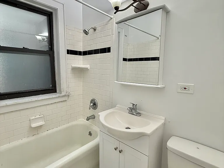 716 Reba Pl #2N — Photo 9