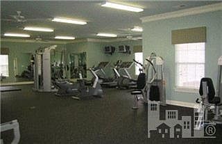 4th image of 2801 Bloomfield Court #202