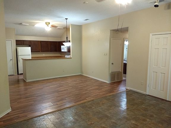 2nd image of 4206 Katrina Ln