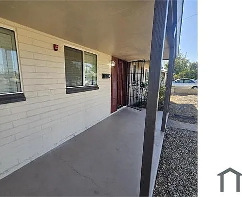 4619 E Almeria Rd — Photo 3
