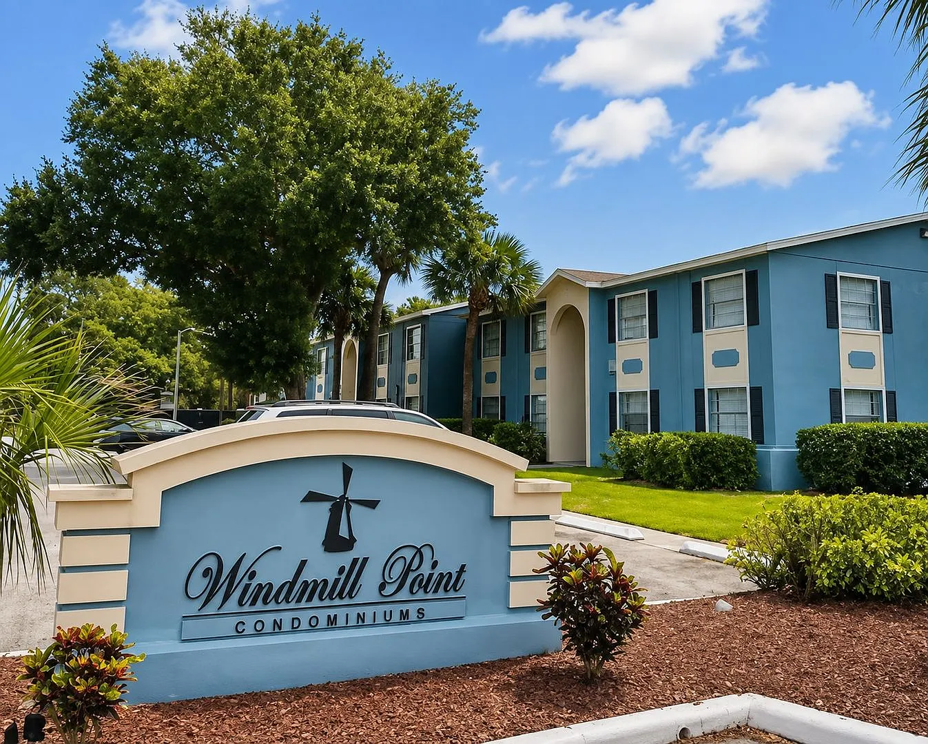 Stylish Condo 2 Beds and 1 Bath Near UCF with Resort-Style Amenities & Screened Patio! — Photo 1