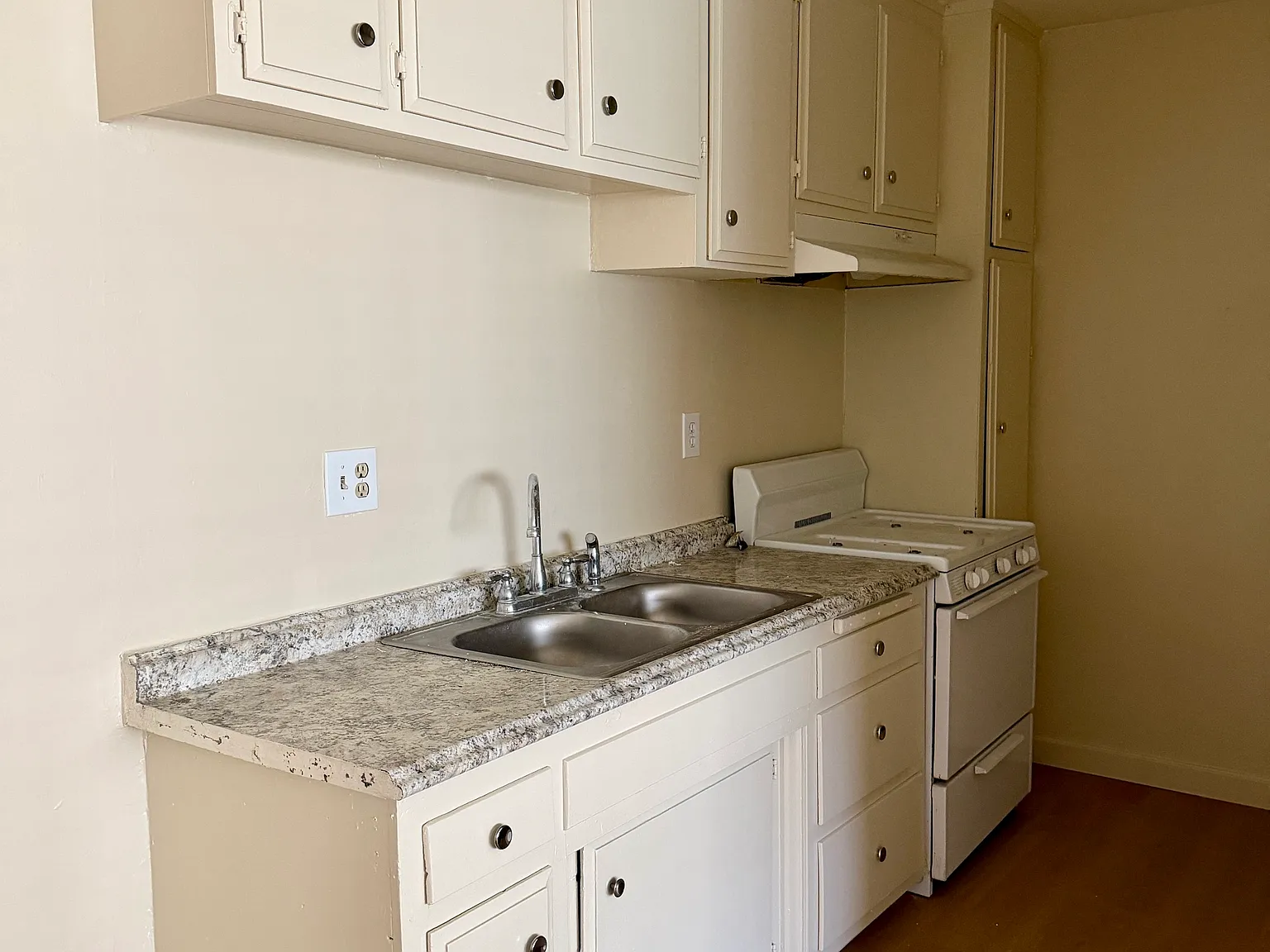 2 bed, 615 sqft, $1,595 — Photo 2