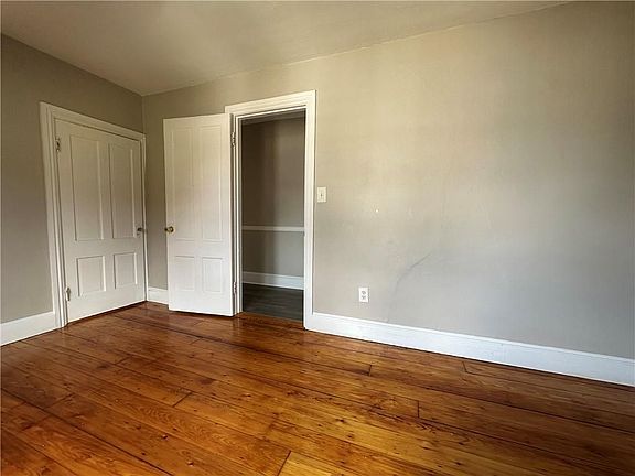 5th image of 1245 Cranston St #3