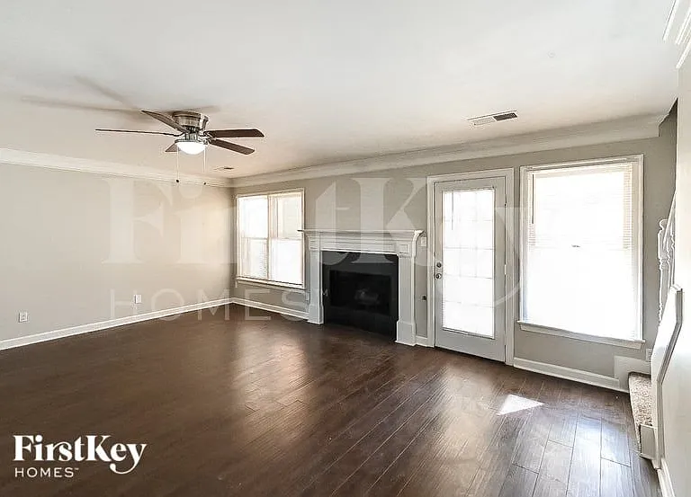 8690 Rivermill Cv — Photo 3