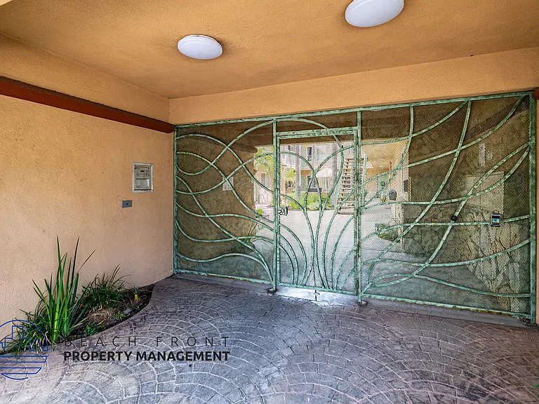 316 Gladys Ave. — Photo 9