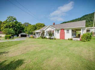 624 Willow Park Dr, Erwin, TN 37650