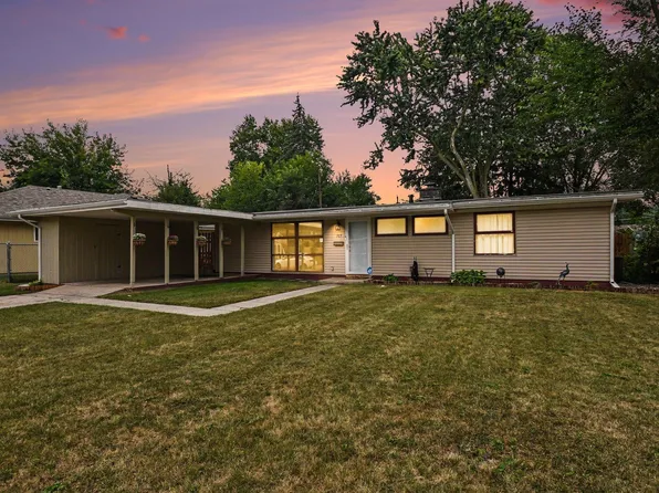 717 Whitehall Dr, South Bend, IN 46615