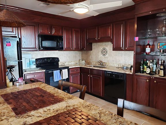 3rd image of 125 Acacia Cir #215E