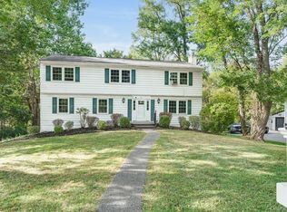 6 Old Mill Dr, Poughkeepsie, NY 12603