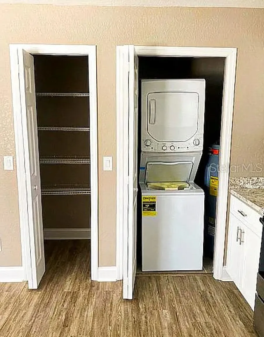 2 bed, 904 sqft, $1,600 — Photo 3