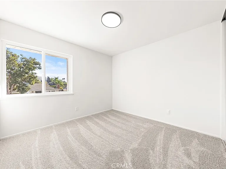 19841 Lombardy Ln — Photo 41