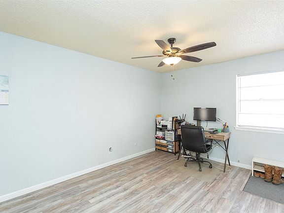 5th image of 2613 Palomar Pl