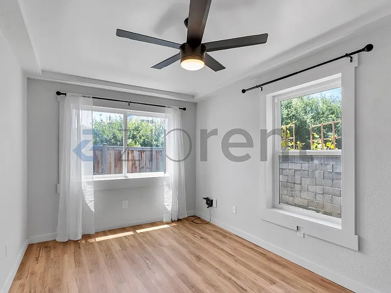 3031 Chestnut St — Photo 7