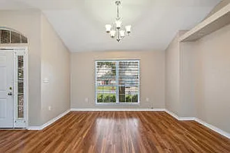 4 bed, 2617 sqft, $2,400 — Photo 4
