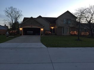 3148 Salem Dr, Rochester Hills, MI 48306