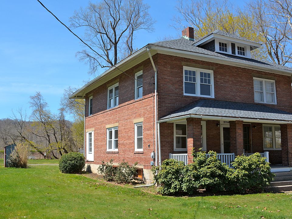 2nd image of 206 Delaware Ave