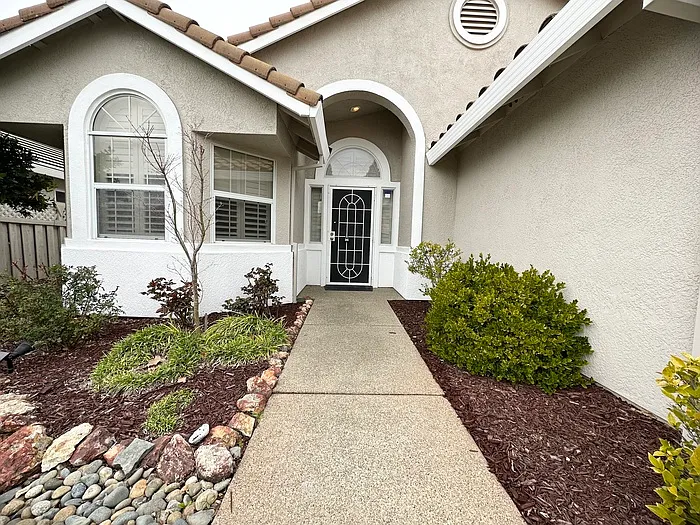 2 bed, 2.0 bath, 1334 sqft, $2,495 — Photo 2