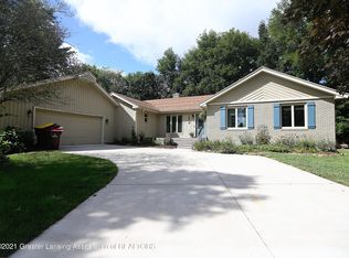 12677 Chippewa Dr, Grand Ledge, MI 48837