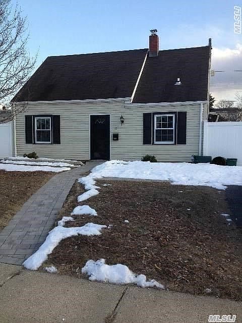 1st image of 12 Baker Ln