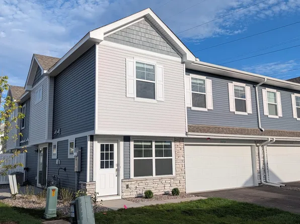 3074 Cedar St, Little Canada, MN 55117