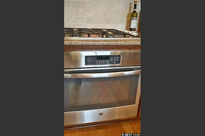 225 Nightingale Dr — Photo 7