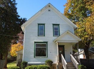 135 N Lincoln Ave, Carpentersvle, IL