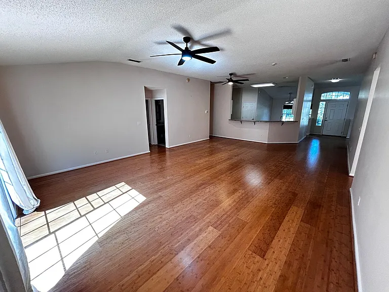 1449 Blue Heron Ln E — Photo 31