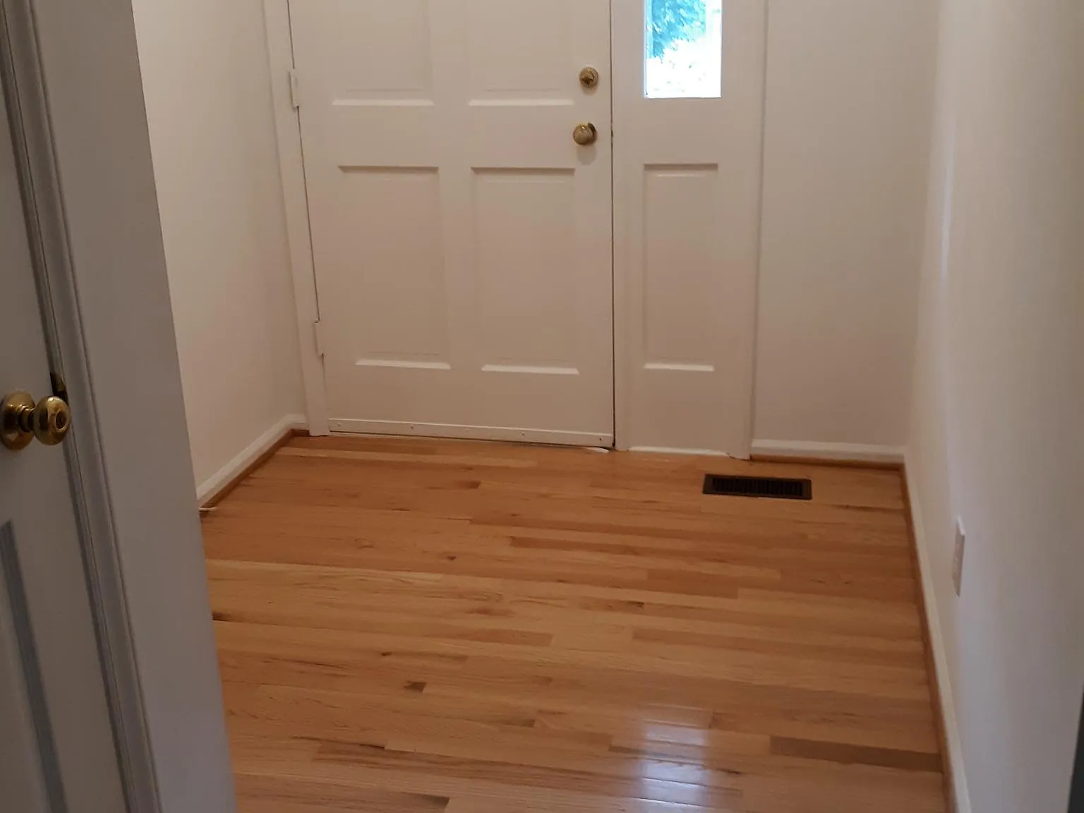 2 bed, 2.5 bath, 1522 sqft, $1,650 — Photo 2