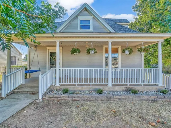 422 S Pennsylvania Ave, Mangum, OK 73554