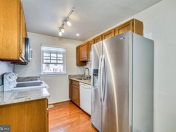 5th image of 603 Bashford Ln APT 1