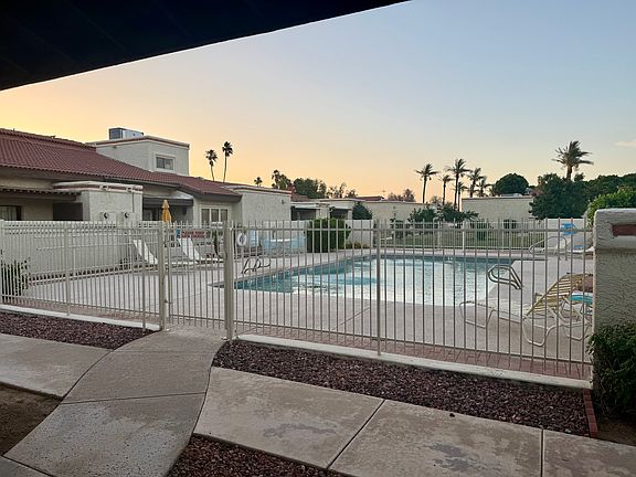 4th image of 2909 W Christy Dr