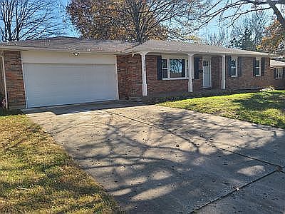 3rd image of 2108 Rose Dr