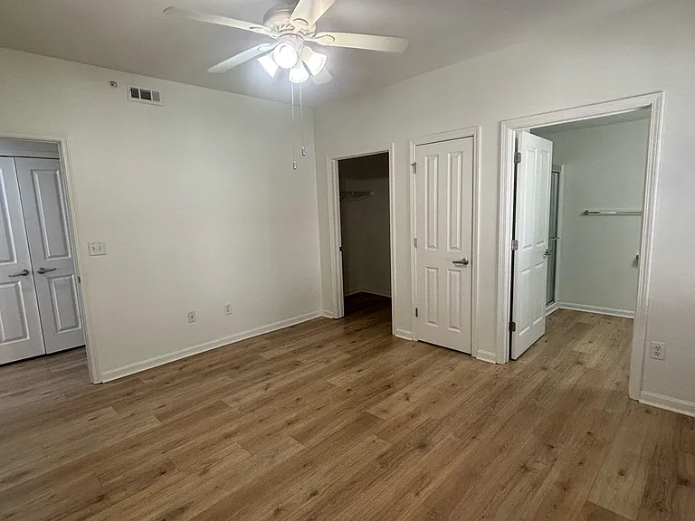 10639 Meeting St — Photo 5