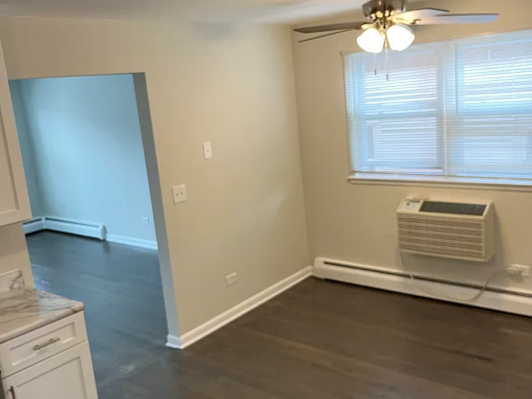 1255 E Washington St #2W — Photo 4