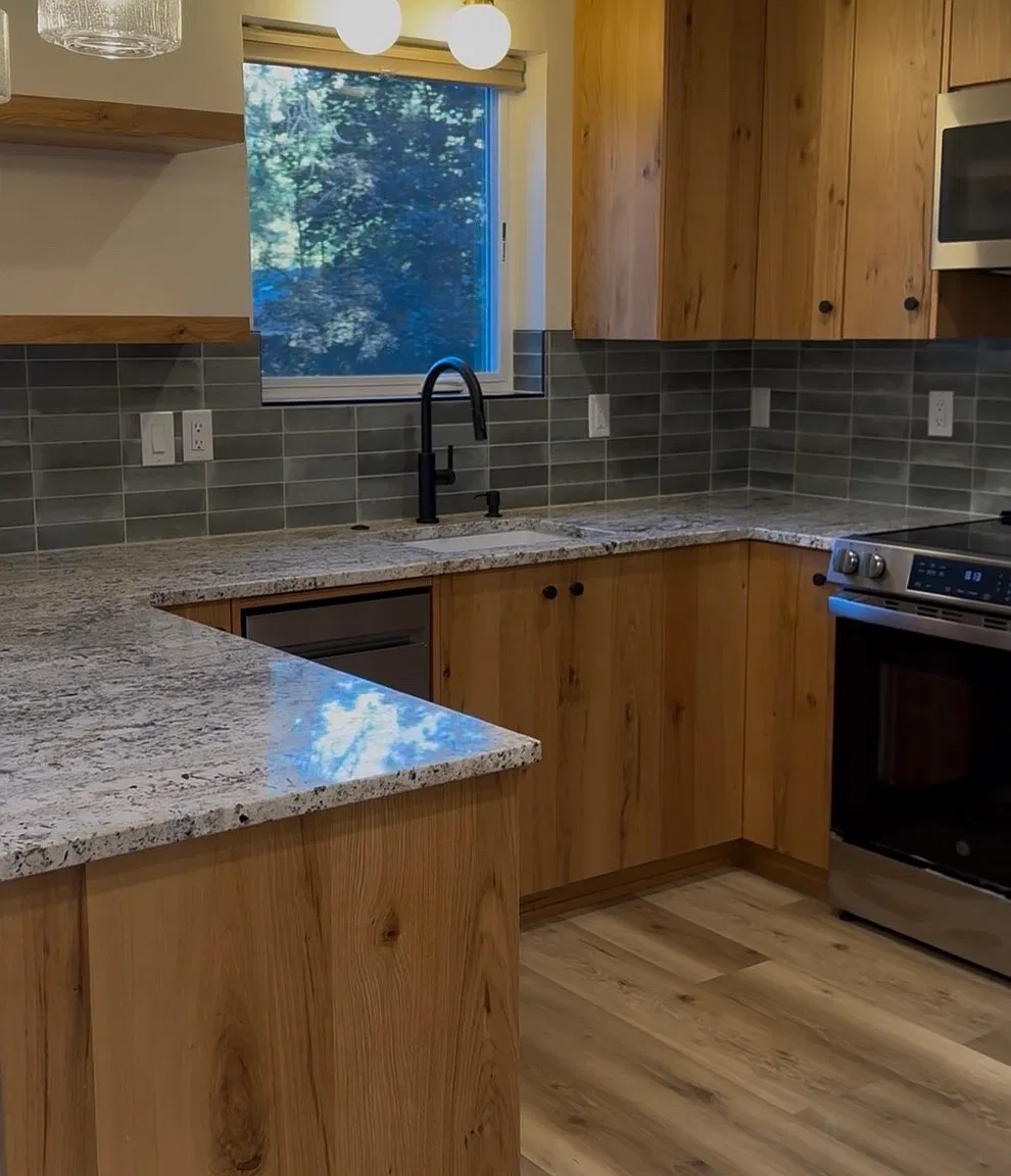 3 bed, 860 sqft, $2,200 — Photo 4
