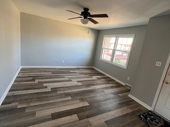 2nd image of 407 Knobview Dr