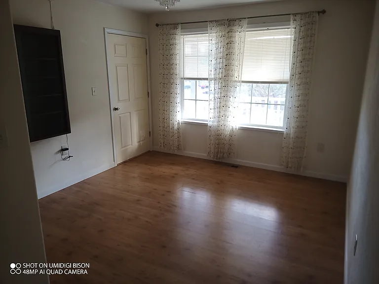 501 NE 4th St — Photo 10