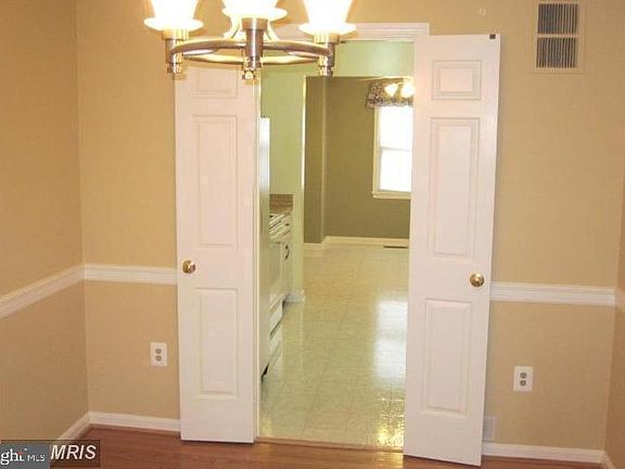 5th image of 7802 Hyson Park Ct