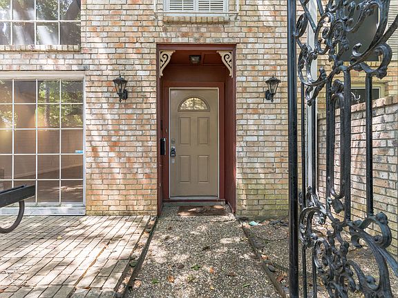 4th image of 2848 Bellefontaine St