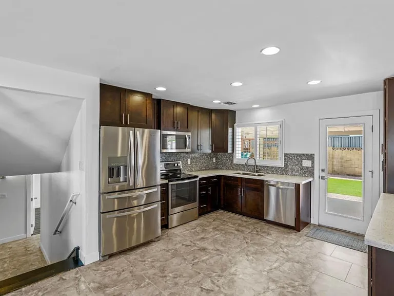 8613 E Valley Vista Dr — Photo 4