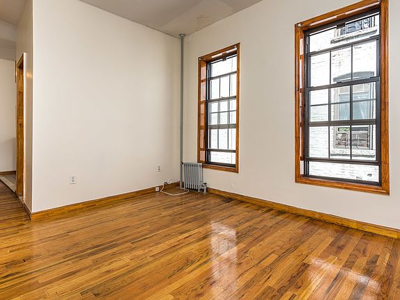 5th image of 206 Scholes St #B2