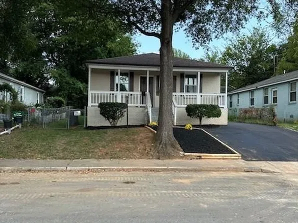 1812 Genesis Park Pl, Charlotte, NC 28206