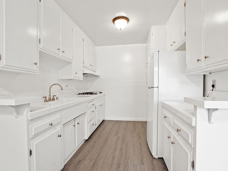 1st image of 918 11th St APT 7