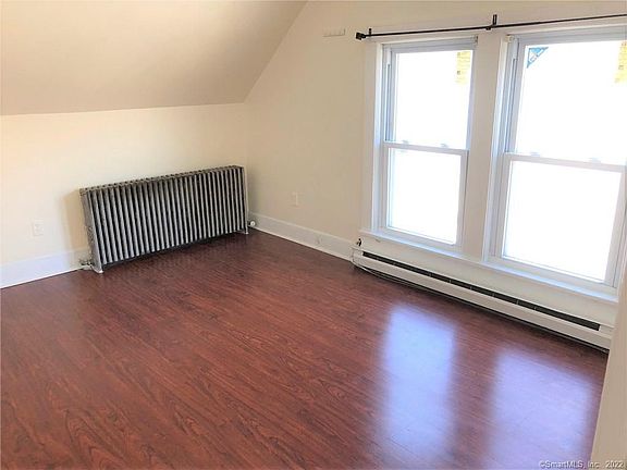 3rd image of 1944 Bedford St #3